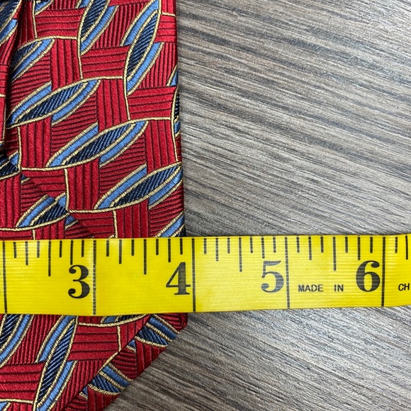 Jos A Bank Red, Blue & Gold Pattern Silk Tie - Picture 4 of 4